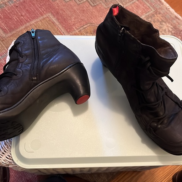 Campers Heels for Beginners black boot/bootie. - Picture 6 of 7